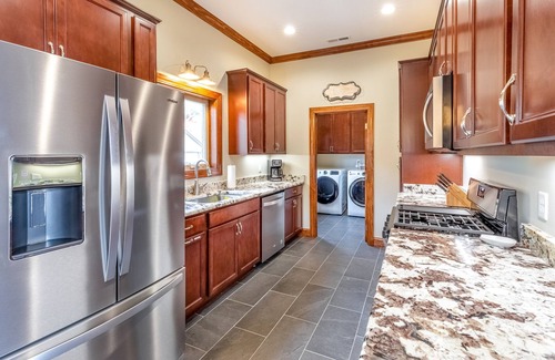Whittier Condo | Mountain view condo in Country Club - fireplace & on-site hot tub, pool, tennis