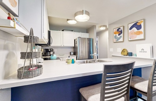 Edwards Condo | Mountain-view condo with outdoor pool, fireplace, grill, patio, pool table & W/D