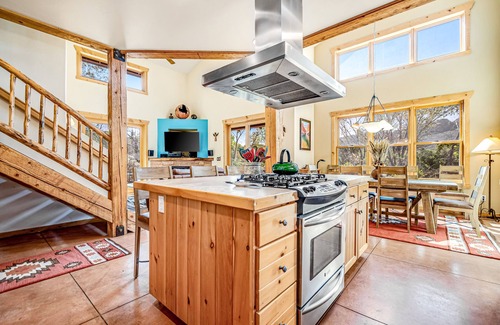 Coyote Run House | Mountain-view home with private hot tub & patio - close to golf & trails