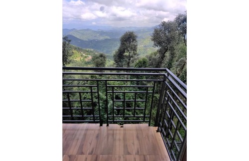 Shoghi Apartment | Mountain View Homestay! 6-10 guest |Wifi, Parking