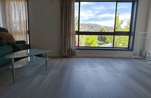 South Hobart House | Mountain View House near City