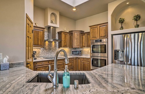 Las Cruces House | Mountain-View Las Cruces Getaway w/Gas Grill