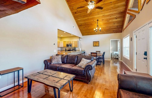 Marble House | Mountain-view log home w/furnished deck, firepit -hiking, biking, national parks