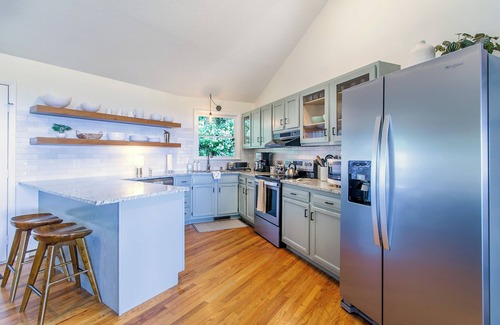 Wolf Laurel House | Mountain View - Pet Friendly- Hot Tub-Access to the AT via Big Bald Mountain.