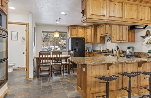 Eden Condo | Mountain View Retreat MH1007| Ski | Golf | Sauna