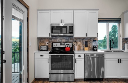 Mammoth Creek Cottage | Mountain View Villa a Peaceful Mountain Retreat Close to Bryce Canyon