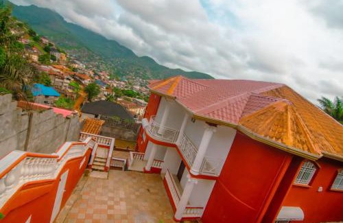 Freetown House | Mountain View Villa Guest House