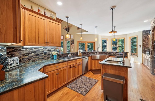 Keystone House | Mountain Views/Hot Tub/Gourmet Kitchen/BBQ