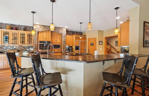 Keystone House | Mountain Views/Hot Tub/Gourmet Kitchen/BBQ