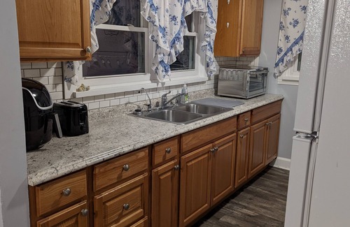 Arlington House | Mountain Views, River fun, Hiking, Biking, Breweries, Golf, and Wineries galore