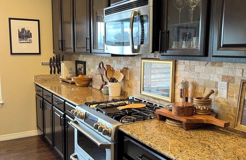 Northgate House | Mountain Views, Air Force, Hiking, Fire Pit, WiFi, Gourmet Kitchen, pet friendly