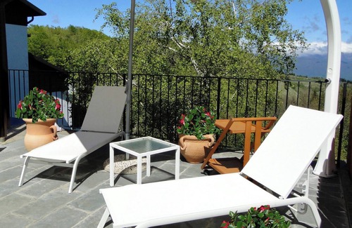 Careggine Villa | Mountain Villetta, stunning views, own pool, walk 2 restaurants, WIFI