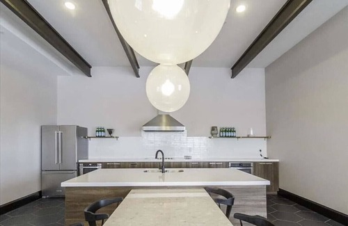 Draper Apartment | Mountain Vista | Hot Tub | Central | 24 hr Gym