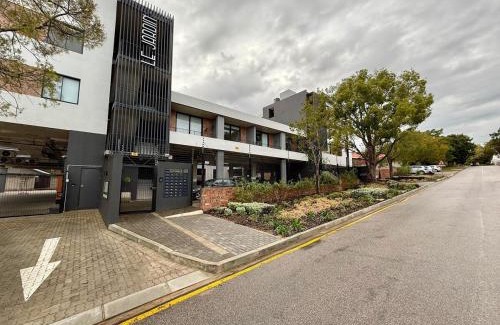 George Central Apartment | Mountain Whisper - Le Jardin Unit 306