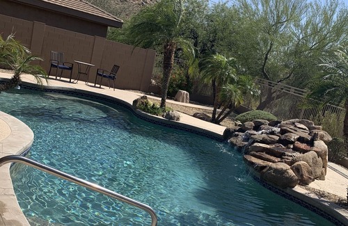 Foothills House | Mountainous Dessert Oasis