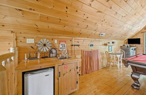 Caton Cabin | Mountainside Hideaway - Scenic Views & Game Room Fun