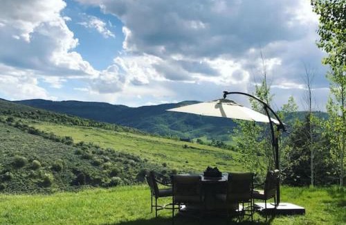 Edwards House | Mountainside Manor with Hot Tub
