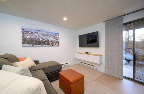 Wolf Creek House | Mountainside Ski & Golf Retreat