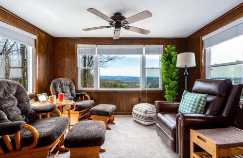 Capon Bridge Ski Chalet | Mountaintop Views, Hot Tub, Deck, Fire Pit & WiFi