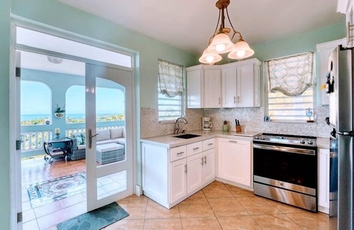 Barrero House | Mountaintop Villa with Spectacular Sunset View of Caribbean