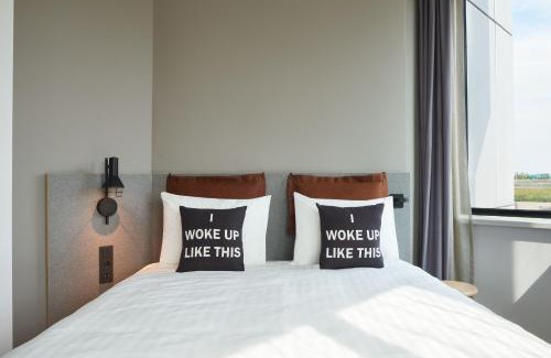 Hoofddorp Hotel | Moxy Amsterdam Schiphol Airport