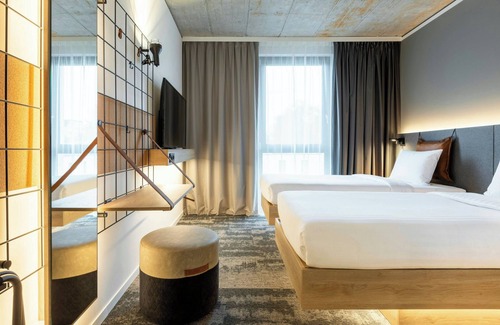 Finkenwerder Hotel | Moxy Hamburg - Finkenwerder