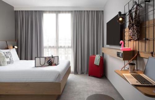 Clamart Hotel | Moxy Paris Clamart