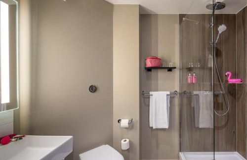 Clamart Hotel | Moxy Paris Clamart