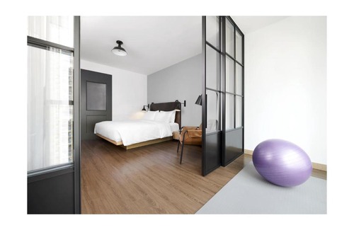 Futian CBD Hotel | Moxy Shenzhen North Station