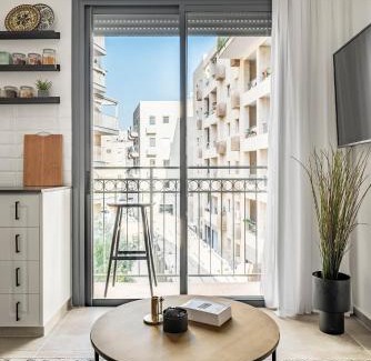 Nachlaot Apartment | Mr. Agrippa - By TLV2GO