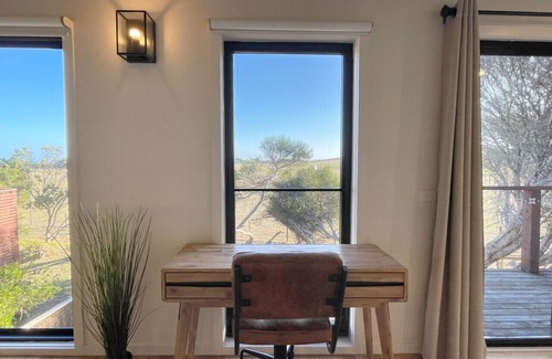 Sunderland Bay Cabin | Mr Bass Coastal Cabin w/Farm Views