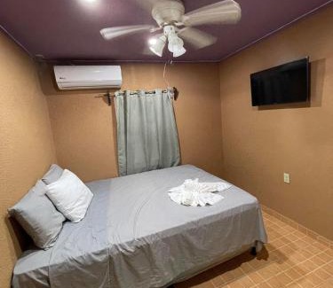 Roatan Apartment | Mr, Crab Apartment