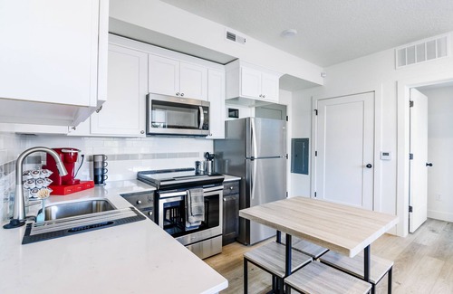 Sugar House Apartment | Mr. Hudson. Entire rental unit in Salt Lake City, Utah
