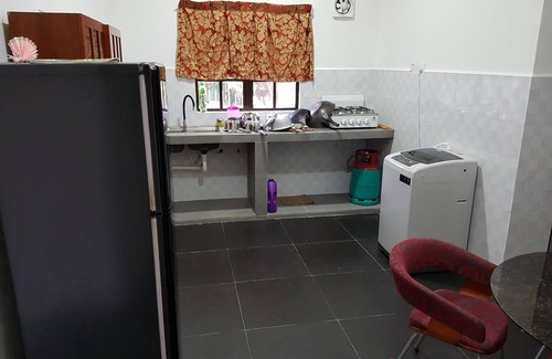 Merbau Sempak House | MRI Homestay Sg Buloh - 3 Bed/2 Bath GF