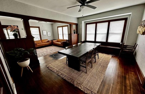 Hamilton Apartment | Mrs. Hughes Cottage - 2 bedroom House w/parking