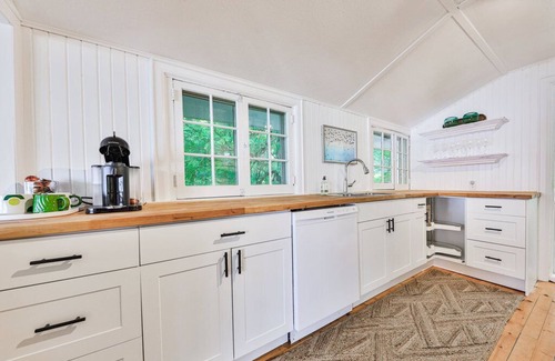 Scugog Cottage | Mrs Money Penny