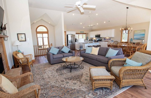 Monteray Shores House | MS6, Somerset- Soundfront, Sound Views, Hot Tub, Soundfront Dock