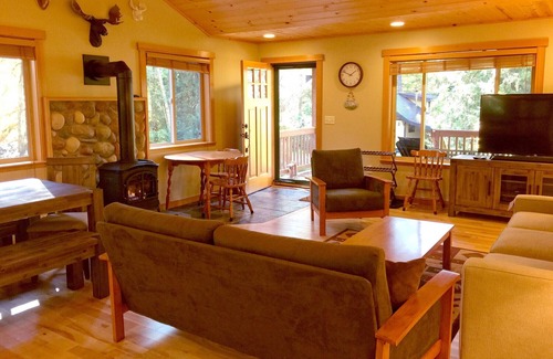 Warnick House | Mt. Baker Lodging Cabin 65 – SLEEPS 10!
