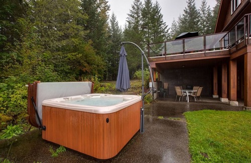 Whatcom County Apartment | Mt. Baker Lodging Ensuite 15 - Sleeps 6!