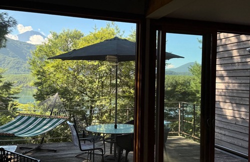 Fujikawaguchiko Cottage | Mt.Fuji view/2min walk Lake Saiko/private cottage/BBQ/5min drive Kawaguchi Lake