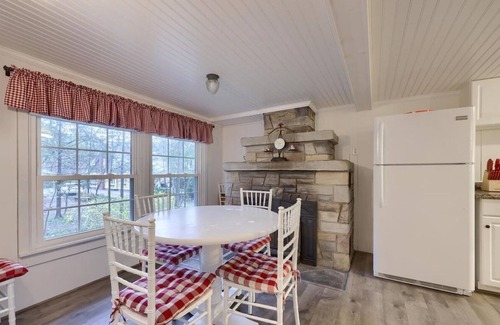 Mount Gretna Heights Cottage | Mt. Gretna Gem w/ Huge Porch!