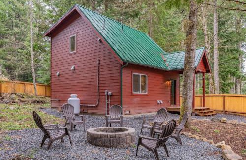 Ashford House | Mt. Rainier Cabin w/hot tub