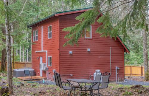 Ashford House | Mt. Rainier Cabin w/hot tub