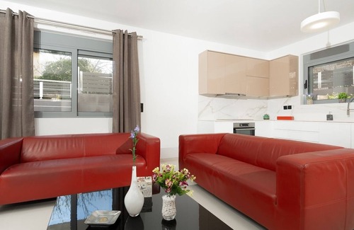 Porto Rafti Apartment | MTC-AN Apartment by the sea and Airport