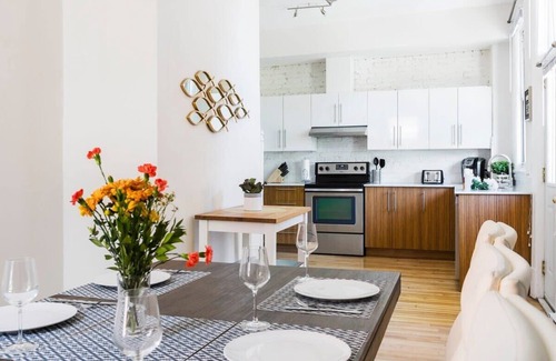 Mile End Apartment | MTLVR #08 | 10min to downtown, terrace, A/C