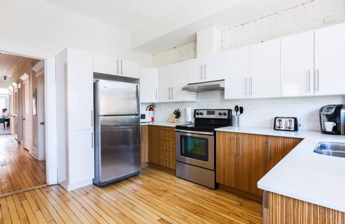 Mile End Apartment | MTLVR #08 | 10min to downtown, terrace, A/C