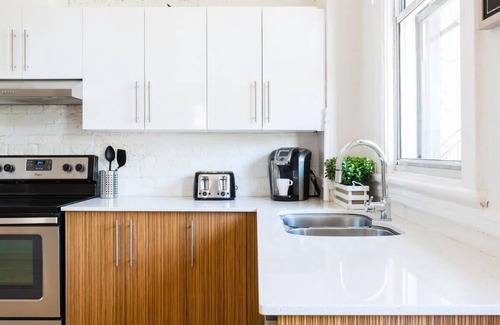 Mile End Apartment | MTLVR #08 | 10min to downtown, terrace, A/C