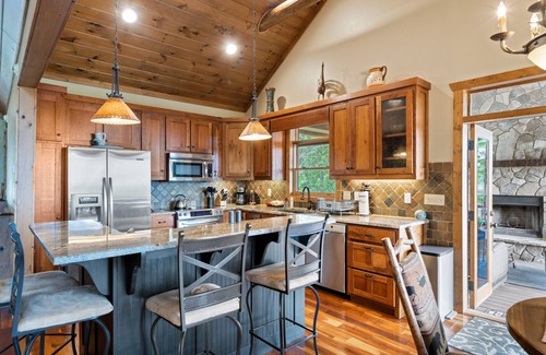 Mineral Bluff Cabin | Mtn-view 2-story cabin with fireplaces, hot tub, foosball, grill, decks, wet bar
