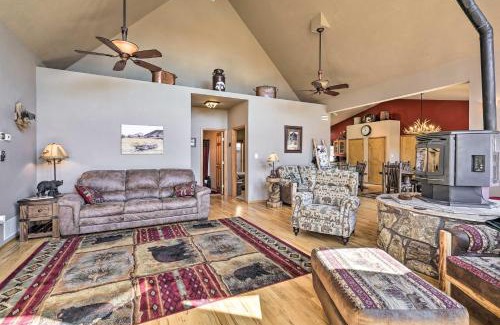 Cripple Creek House | Mtn-View Cabin with Deck, 3 Mi to Cripple Creek!