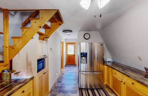 Sturgis House | Mtn-view home + cabin with wrap-around deck, grill, streaming, washer/dryer, AC